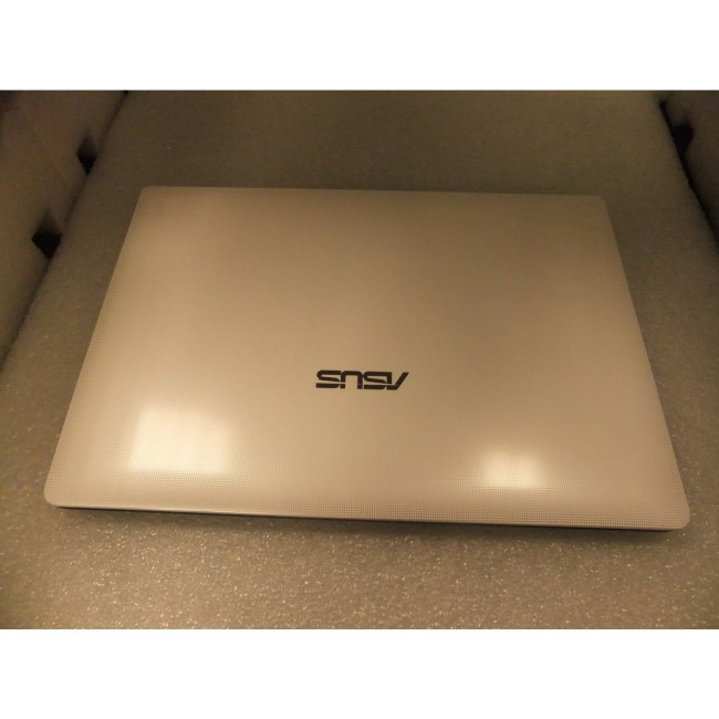 Pre-Owned Asus X501A-XX280H 15.6" Intel Core i3-2330M 4GB 320GB Windows 10 Laptop in White