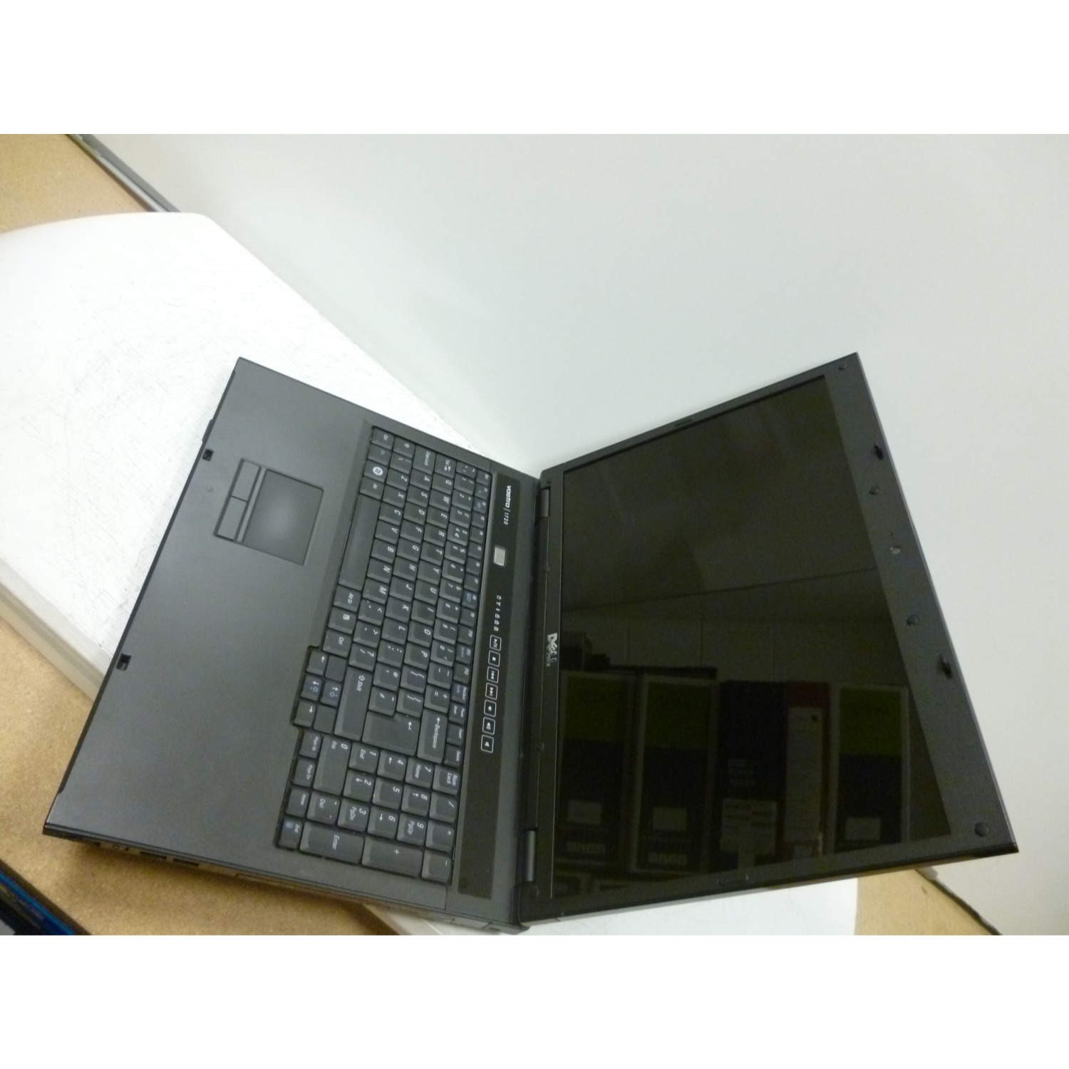 Preowned T2 Dell Vostro 1720 1720-25VXZL1 Laptop in Black