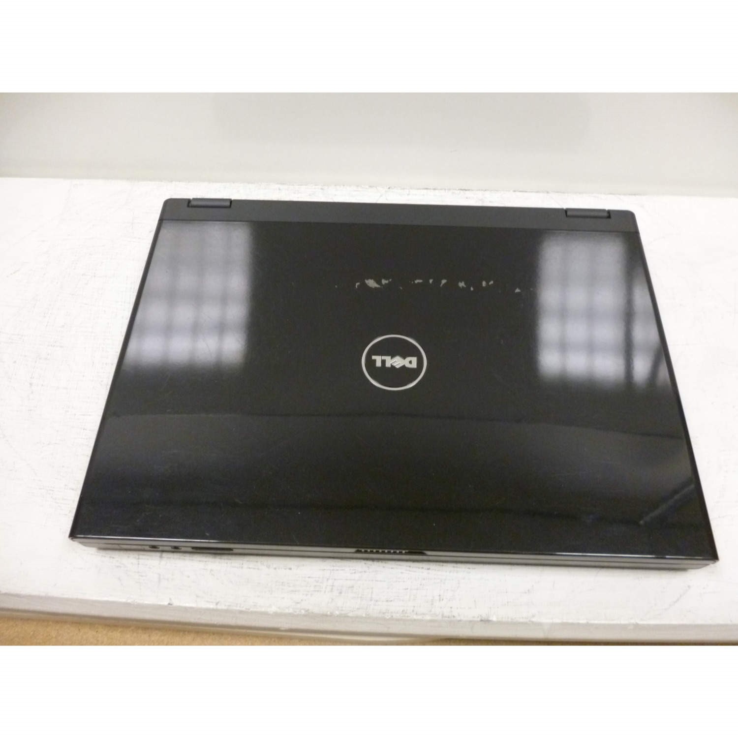 Preowned T2 Dell Vostro 1720 1720-25VXZL1 Laptop in Black