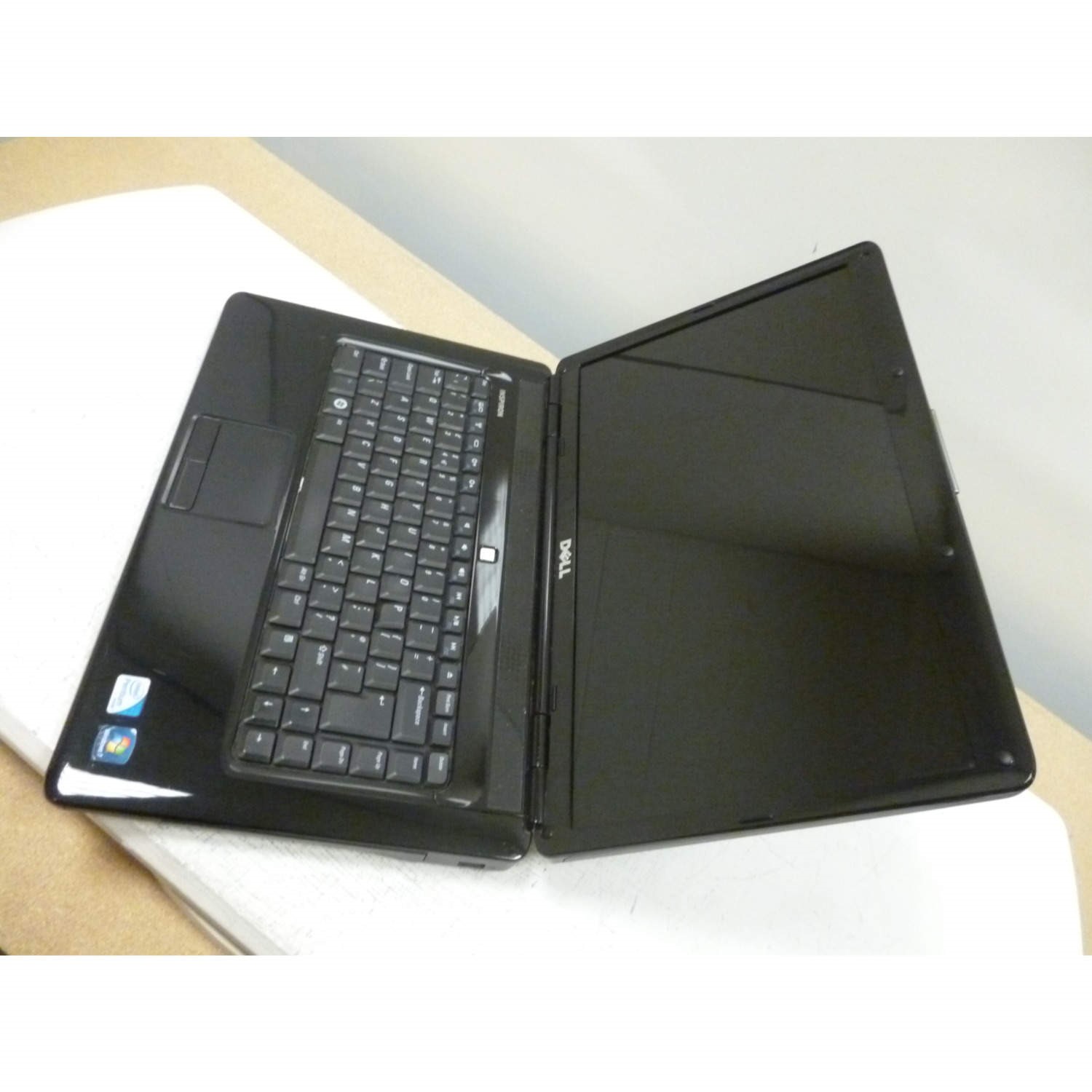 Preowned T2 Dell 1545 1545 Ddyh1k1 Laptop In Black Laptops Direct