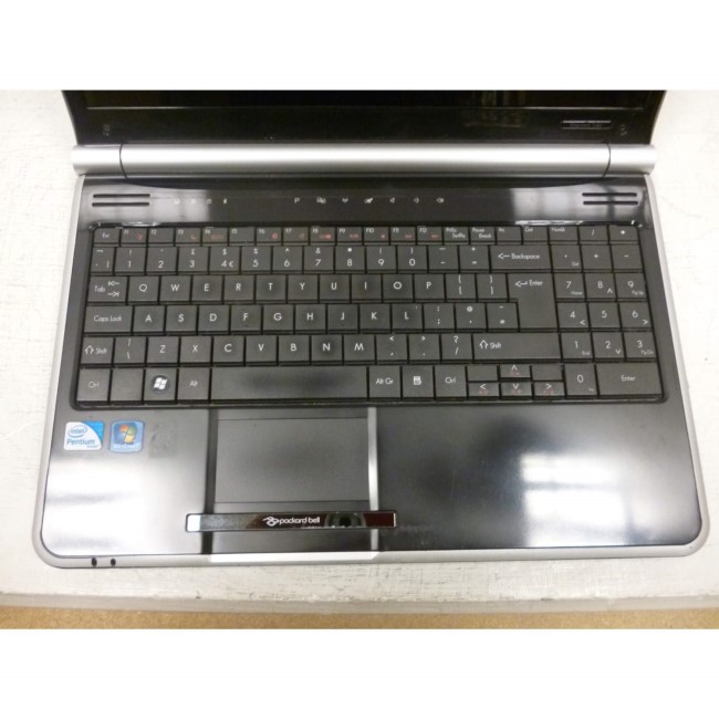 Preowned T2 packard Bell Easynote TM97 LX.BPU02.001 Laptops with Red Lid & White Trim