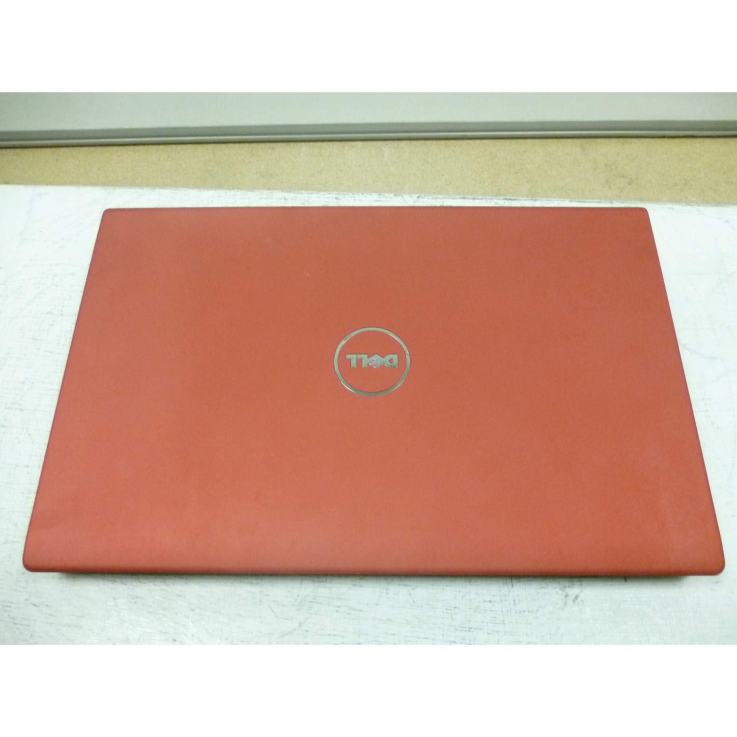 Preowned T2 Dell 1558 1558-H0B8DN1 - Red Lid/Grey Body - Laptops 