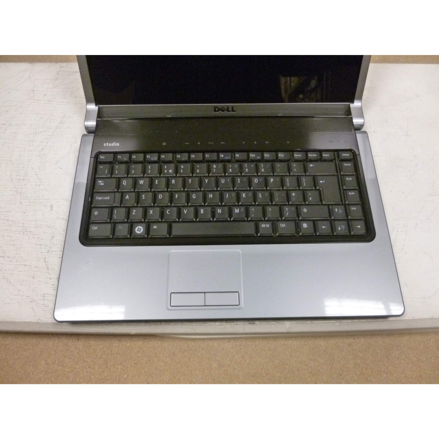 Preowned T2 Dell Studio 1537 1537 Ffk744j Laptop Pink Lid Silver Body Laptops Direct