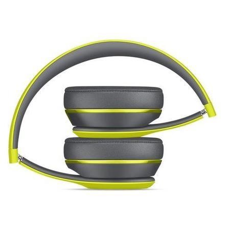 ☆MINT✨☆Beats Solo2 Wireless headphones Amazon.com: Beats Solo2 Wireless On-Ear Headphone - Space