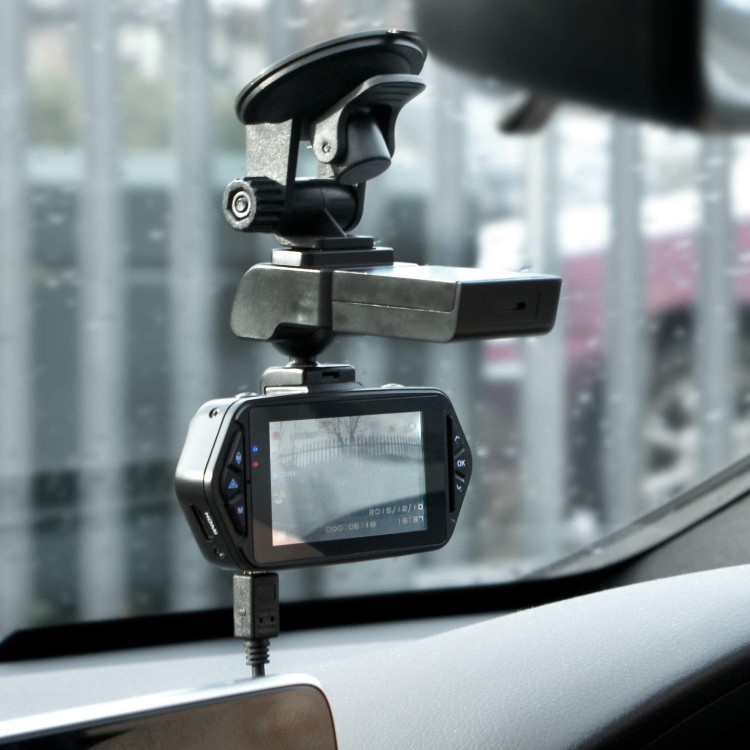 electriQ 1080P Dash Cam with Ambarella Processor 160 Degree Angle View G Sensor 2.7 Inch   Screen and GPS Module