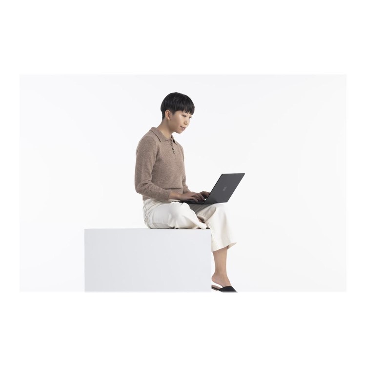 Microsoft Surface Laptop 4 Core i5-1145G7 16GB  256GB 13 Inch Windows 10 Pro Touchscreen Laptop - Black