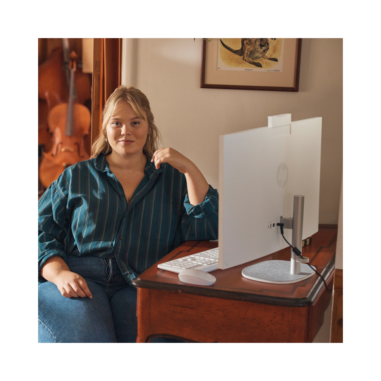 HP 27-cr1013na Intel Core Ultra 5 125U 8GB RAM 512GB SSD 27 Inch Windows 11 All-in-One PC