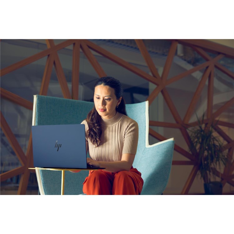 Intel | U7-258V | 32 GB | 512 GB | 14" | Windows 11 Pro