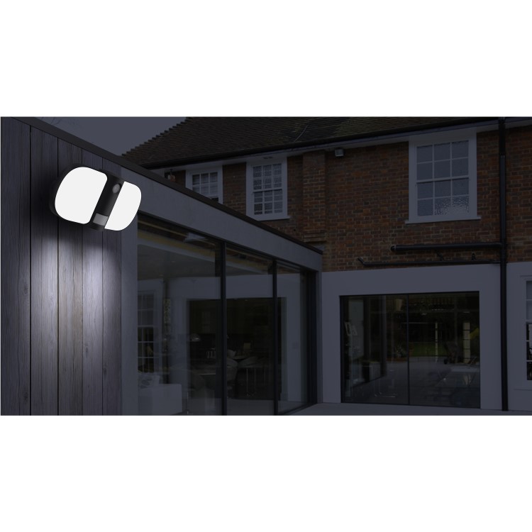electriQ 1080p HD LED Floodlight Security Camera with motion sensors - Black