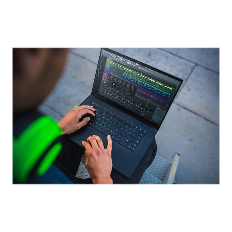 Razer Blade C1NT Core i7-8750H 16GB 256GB SSD 15.6 Inch FHD GeForce GTX 1070 Windows 10 Home Gaming Laptop