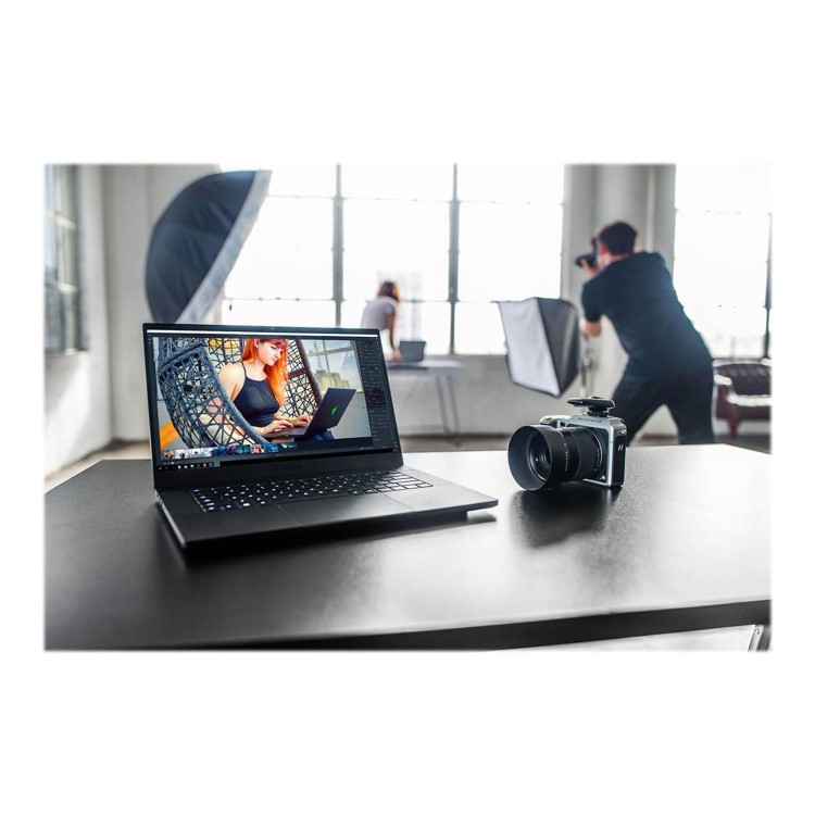 Razer Blade C1NT Core i7-8750H 16GB 256GB SSD 15.6 Inch FHD GeForce GTX 1070 Windows 10 Home Gaming Laptop