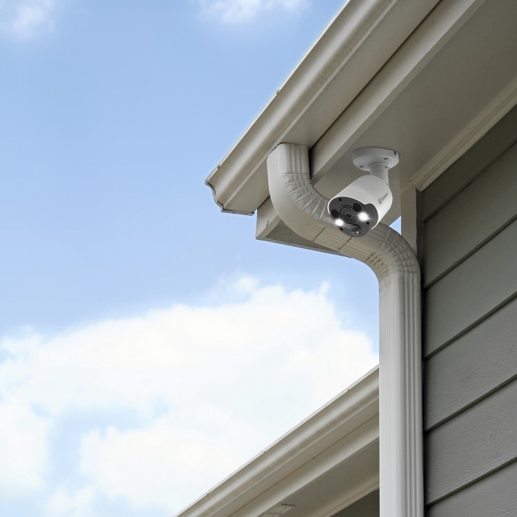 Swann CCTV System - 8 Channel 4K Ultra HD NVR with 8 x 4K Thermal Sensing Spotlight Cameras & 2TB HDD