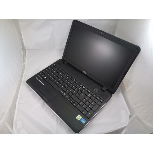 Refurbished FUJITSU LIFEBOOK A512 INTEL CORE I3-3110M 4GB 500GB Windows 10 15.6" Laptop