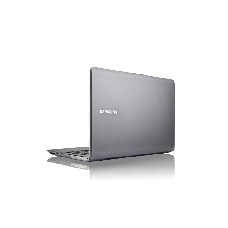 Refurbished Samsung Series 5 Ultra  Core i5  8GB 524GB  14 Inch Windows 10 Pro Laptop