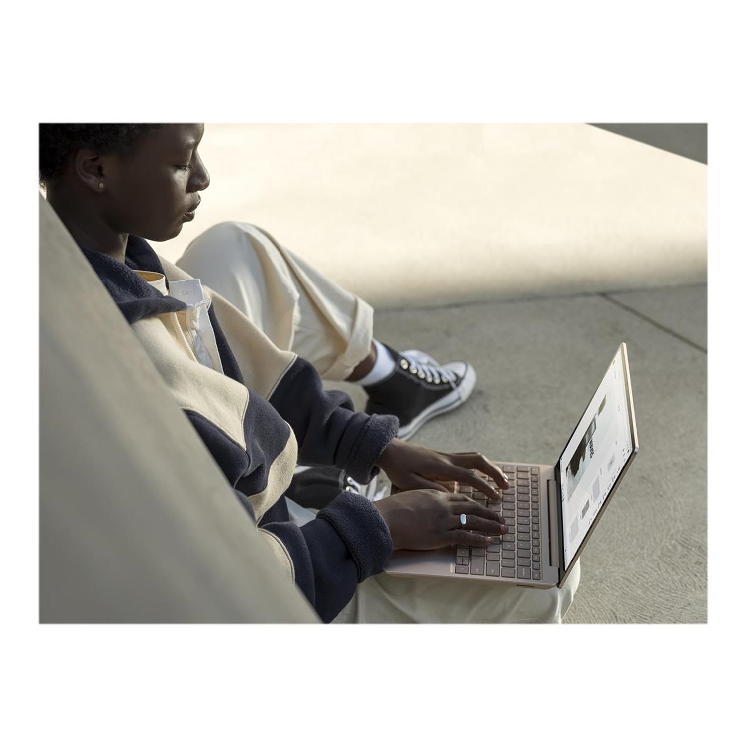 Microsoft Surface Laptop Go Core i5-1035G1 8GB 256GB 12.4 Inch
