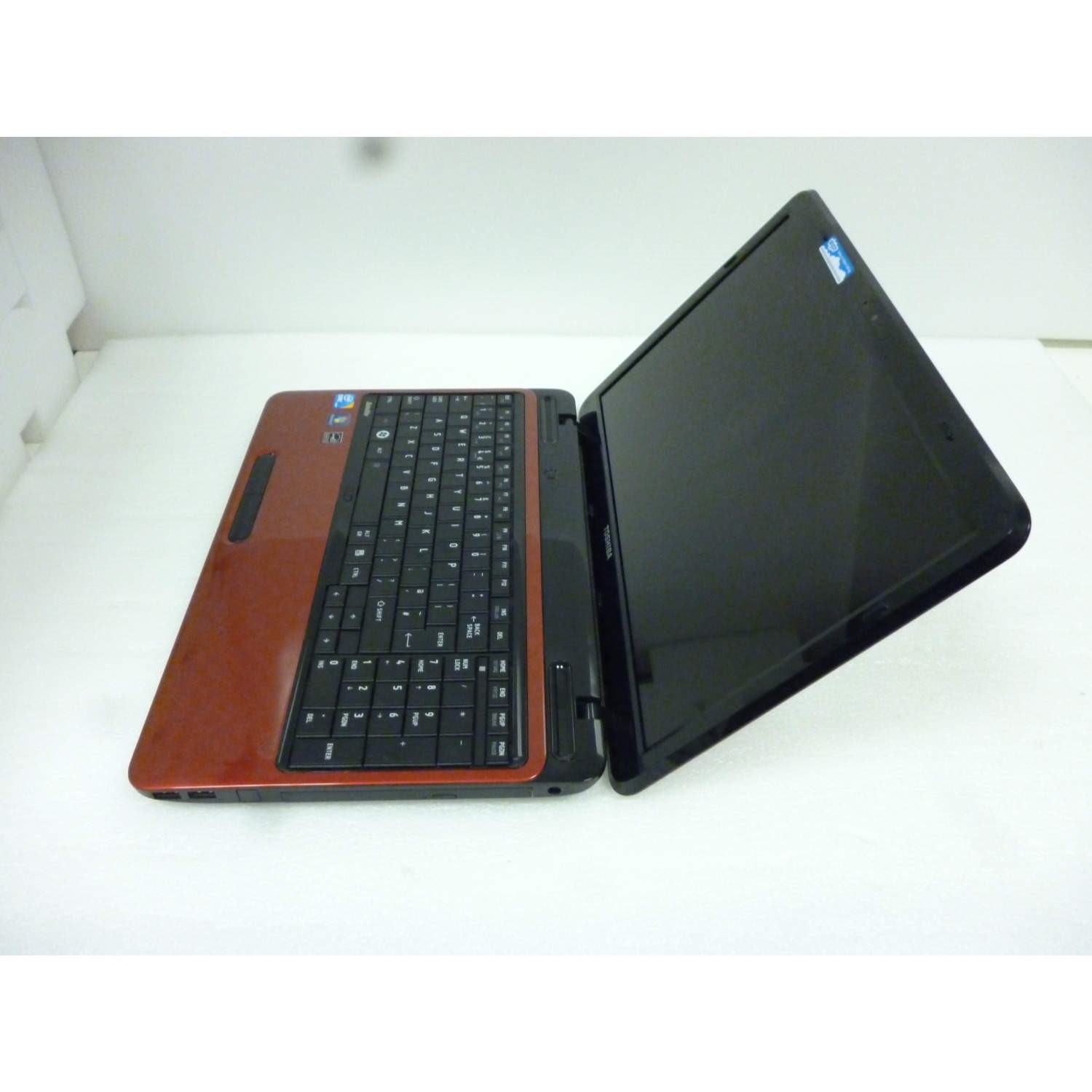 T1 Toshiba L750-22Z Core i3 8GB 750GB Windows 7 Laptop in Red