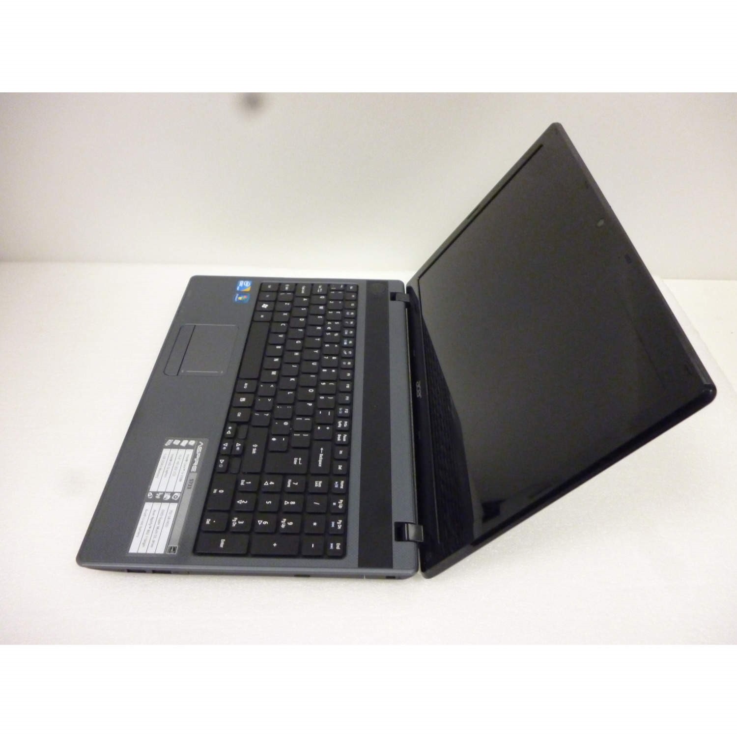 Second User Grade T1 Acer Aspire 5733 Core i3 Windows 7 Laptop in