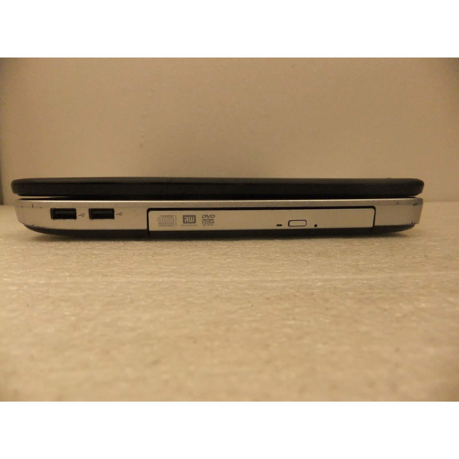 送料無料 Vostro1540 WIN10 Core i3 380M HDD320GB　メモリー4GB Dell Vostro 1540 15.6-inch Laptop (Intel Core i3 380M 2.53GHz, 4GB