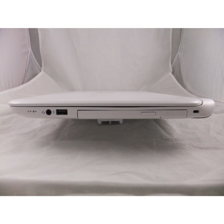 Pre-Owned HP Pavilion 15.6" Intel Core i3-4030U 1.9GHz 8GB 1TB DVD-RW Windows 8.1 Laptop in White