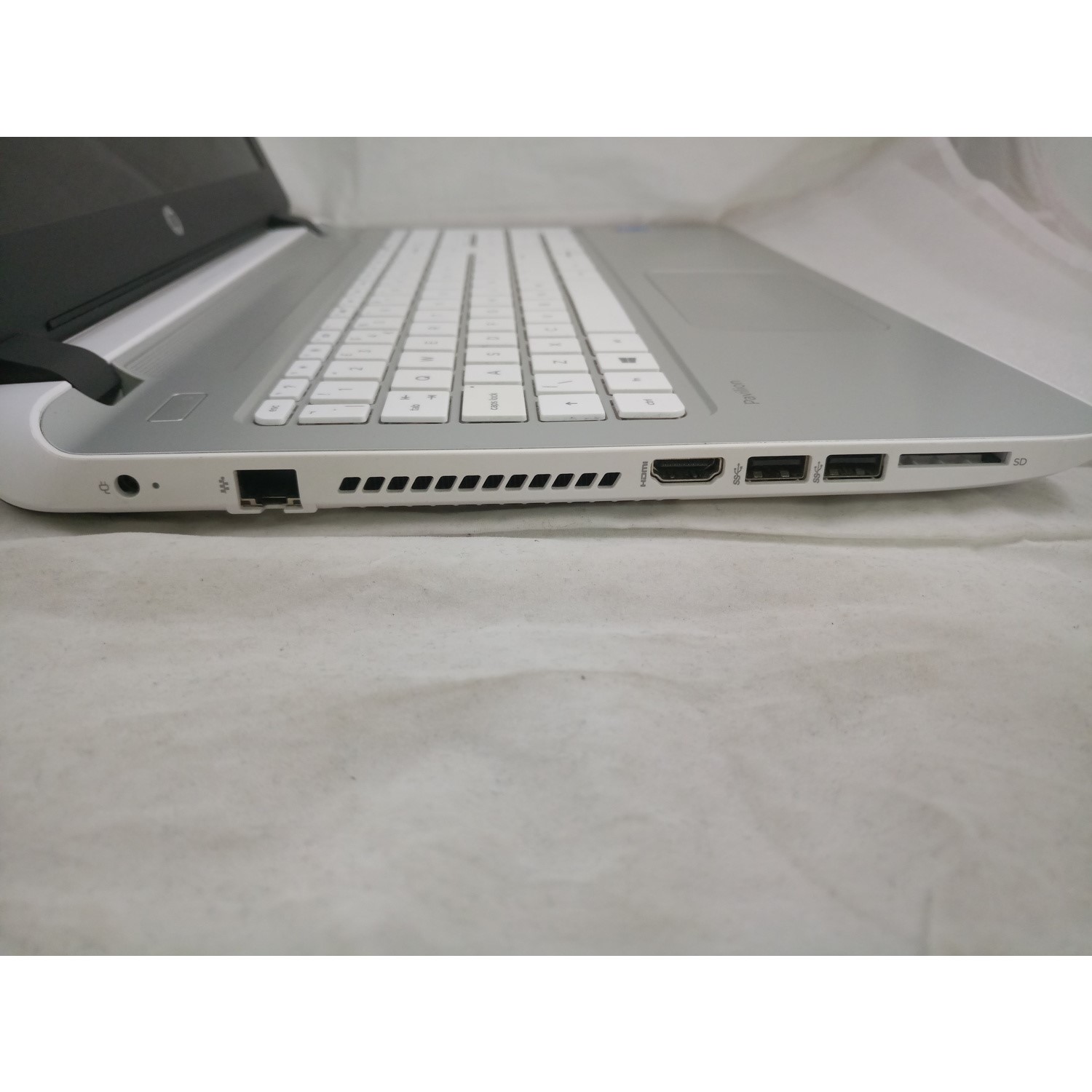 Refurbished HP 15P078SA Core i3 4030U 8GB 1TB DVDRW 15.6 Inch Windows