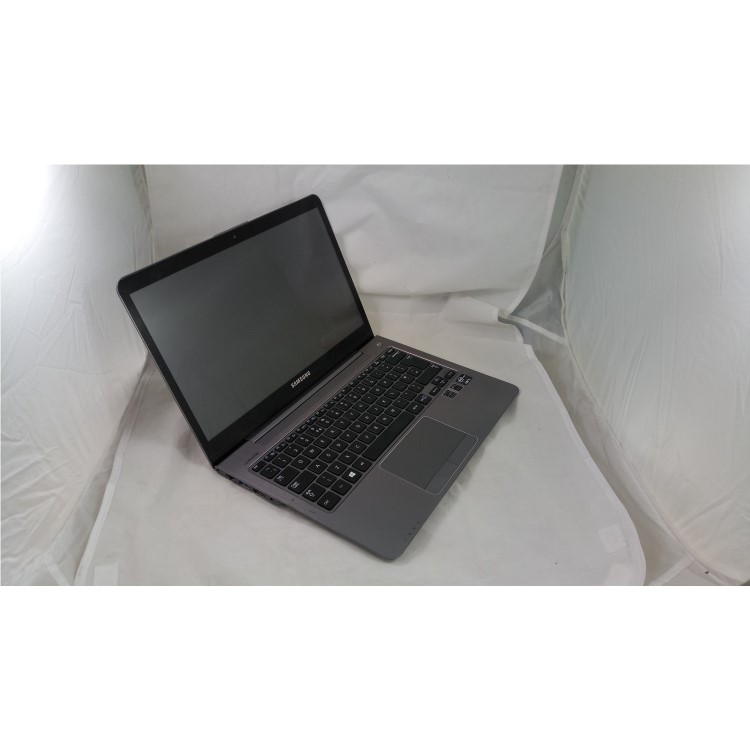 Refurbished Samsung NP540U3C Core i5 3317U 6GB 500GB 13.3 Inch Window 10 Laptop