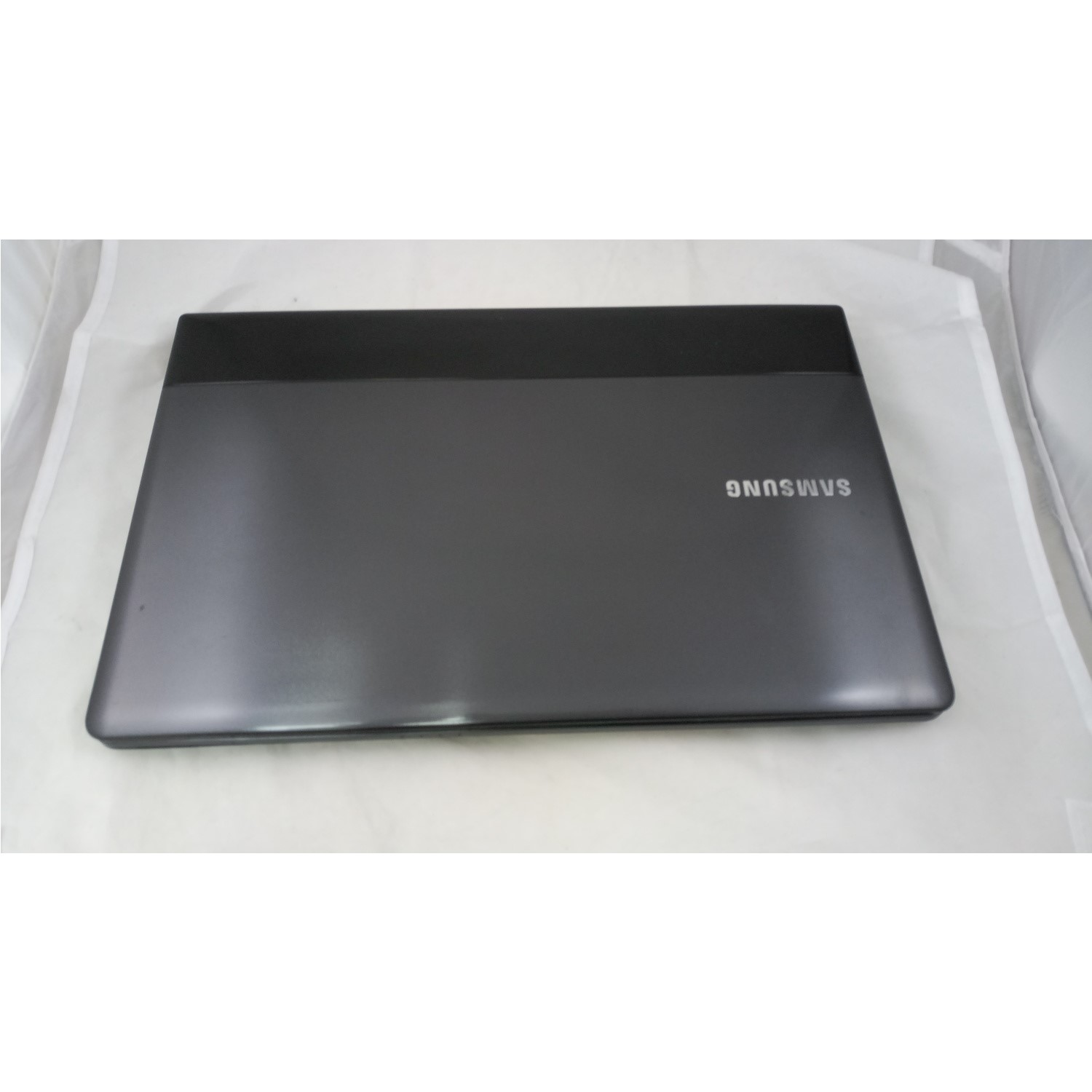 Refurbished Samsung NP300E5C Core i3 3110M 4GB 500GB DVD RW 15.6 Inch Window 10 Laptop