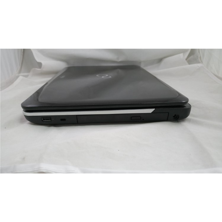 Refurbished Fujitsu LIFEBOOK AH531 Core i5 2450M 4 GB 720GB DVD-RW 15.6 Inch Window 10 Laptop
