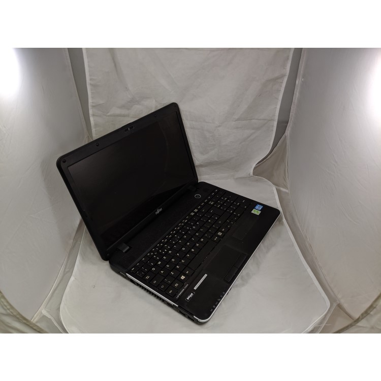 Refurbished Fujitsu Lifebook AH512 Core i3 2328M 4GB 320GB DVD RW 15.6 Inch Windows 10 Laptop 