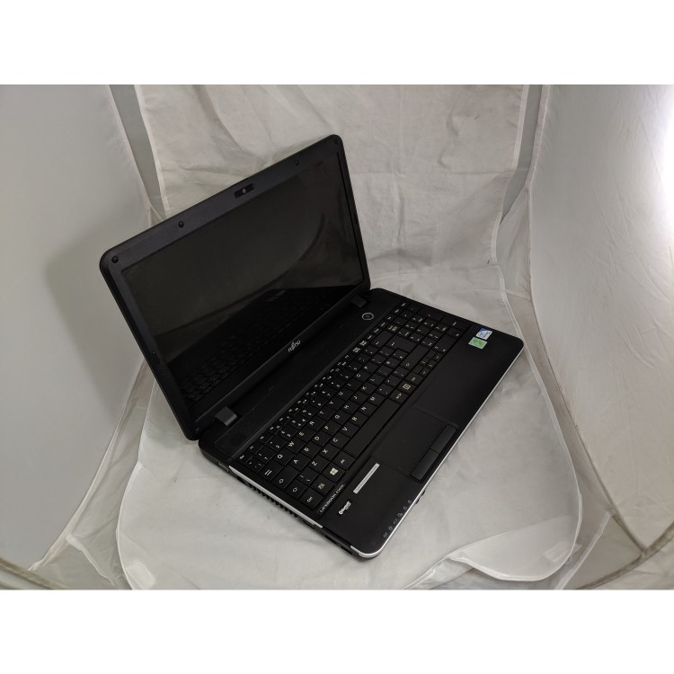 Refurbished Fujitsu Lifebook AH512 Intel Pentium B960 4GB 500GB 15.6 Inch DVD Windows 10 Laptop