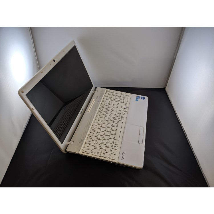 Refurbished Sony VPCEB1E0E Core i3 M330  3GB 320GB 15.6 Inch DVD-RW Windows 10 Laptop