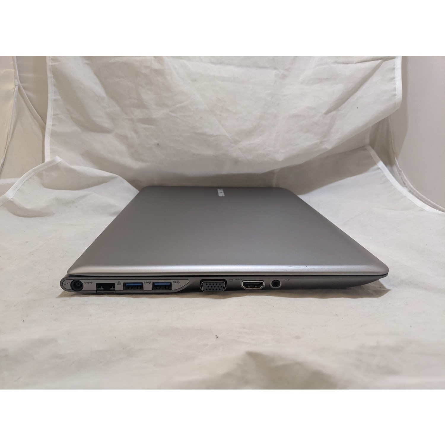 Refurbished Samsung NP530U Core i3 2367M 6GB 500GB DVD-RW 13.3