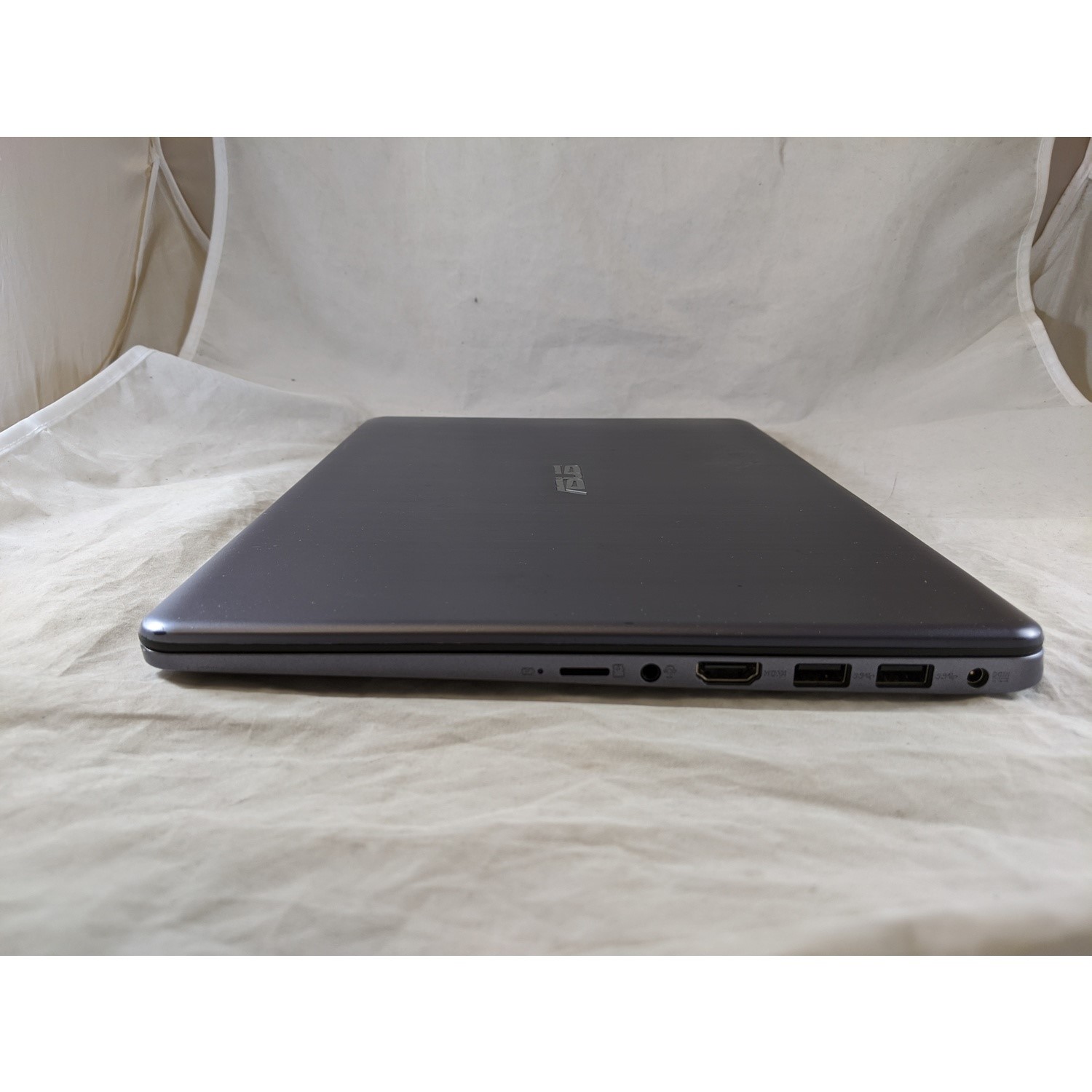 Refurbished Asus e406s Intel Celeron N3060 4GB 32GB 14inch Windows