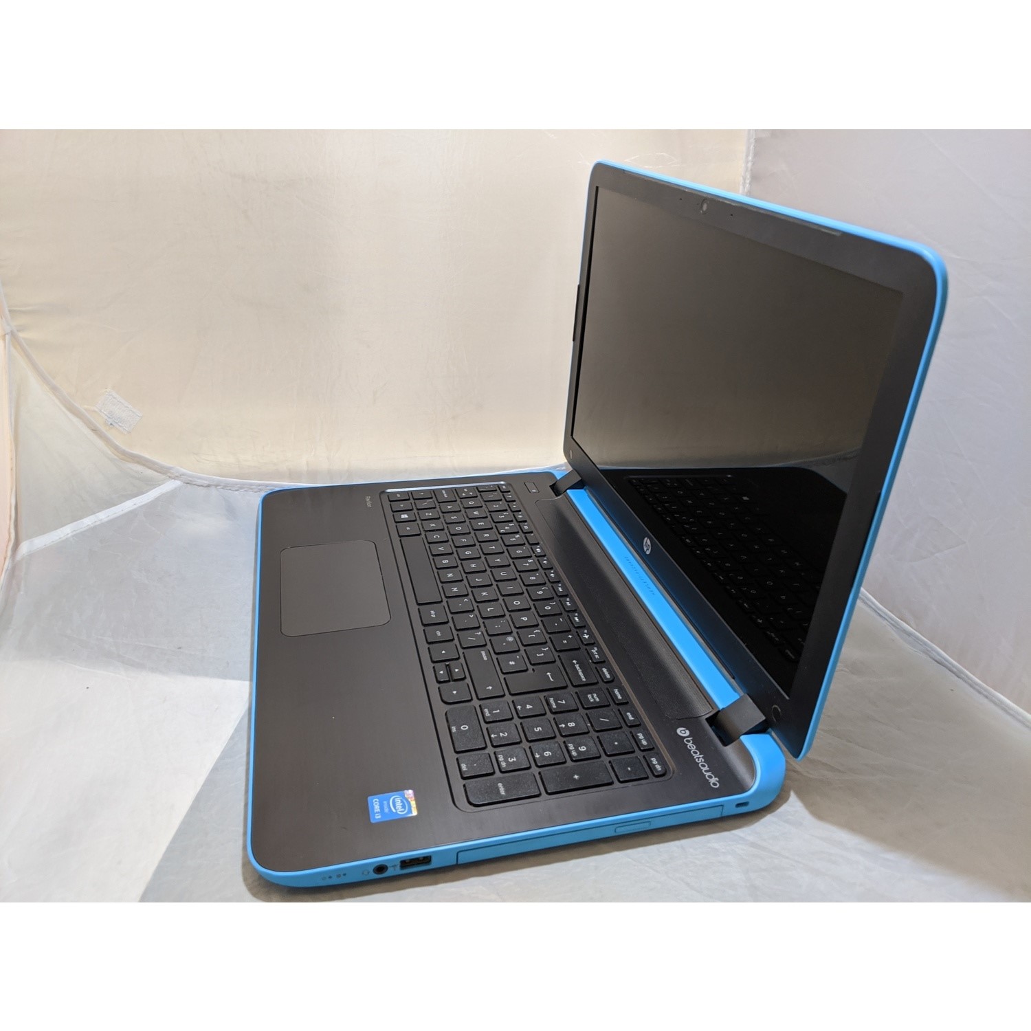 Refubished HP PAVILION 15 NOTEBOOK PC Core i3-4030U 1.90 GHz 8GB