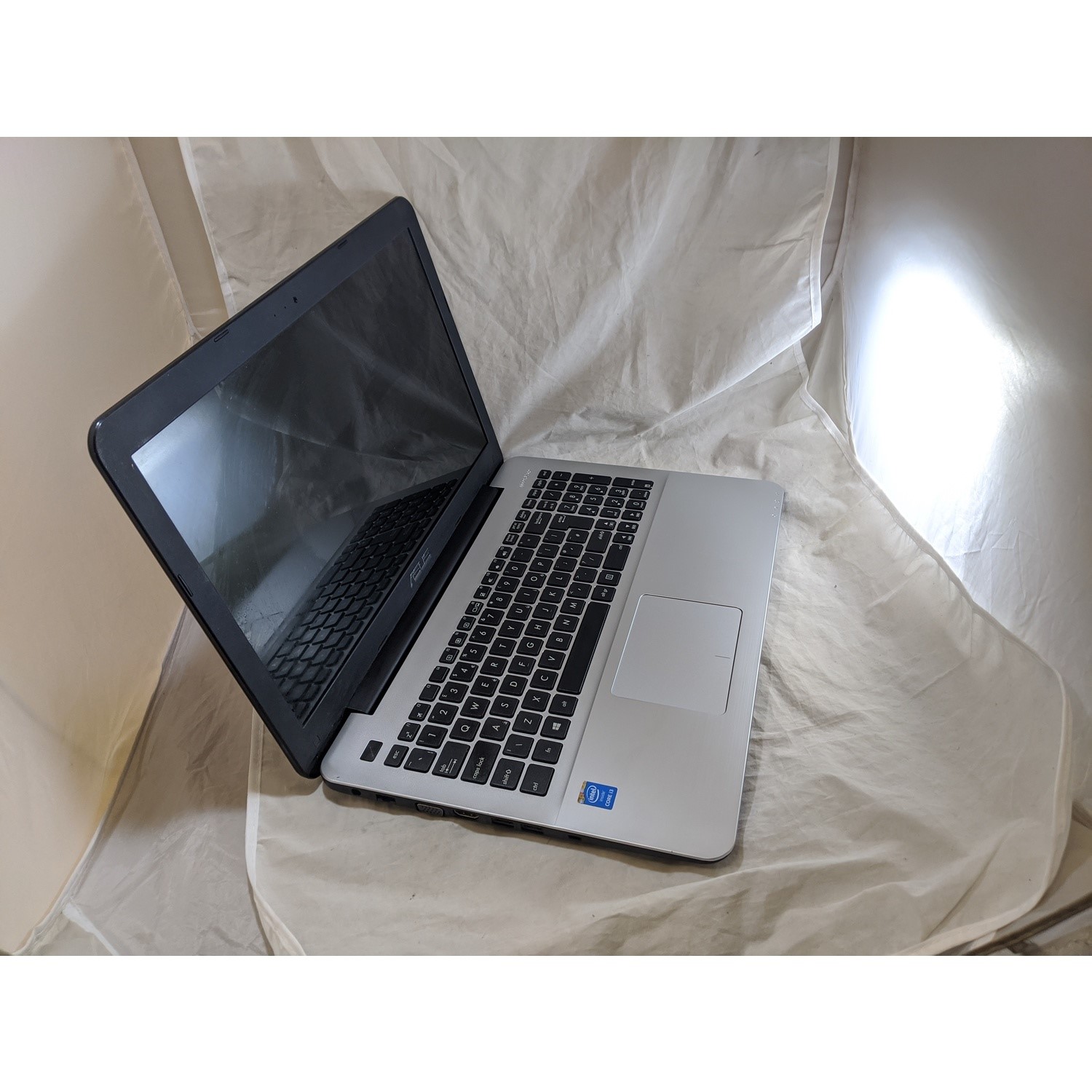 Refurbished Asus X555L Core i3 5005U 4GB 1TB DVD-RW 15.6 Inch