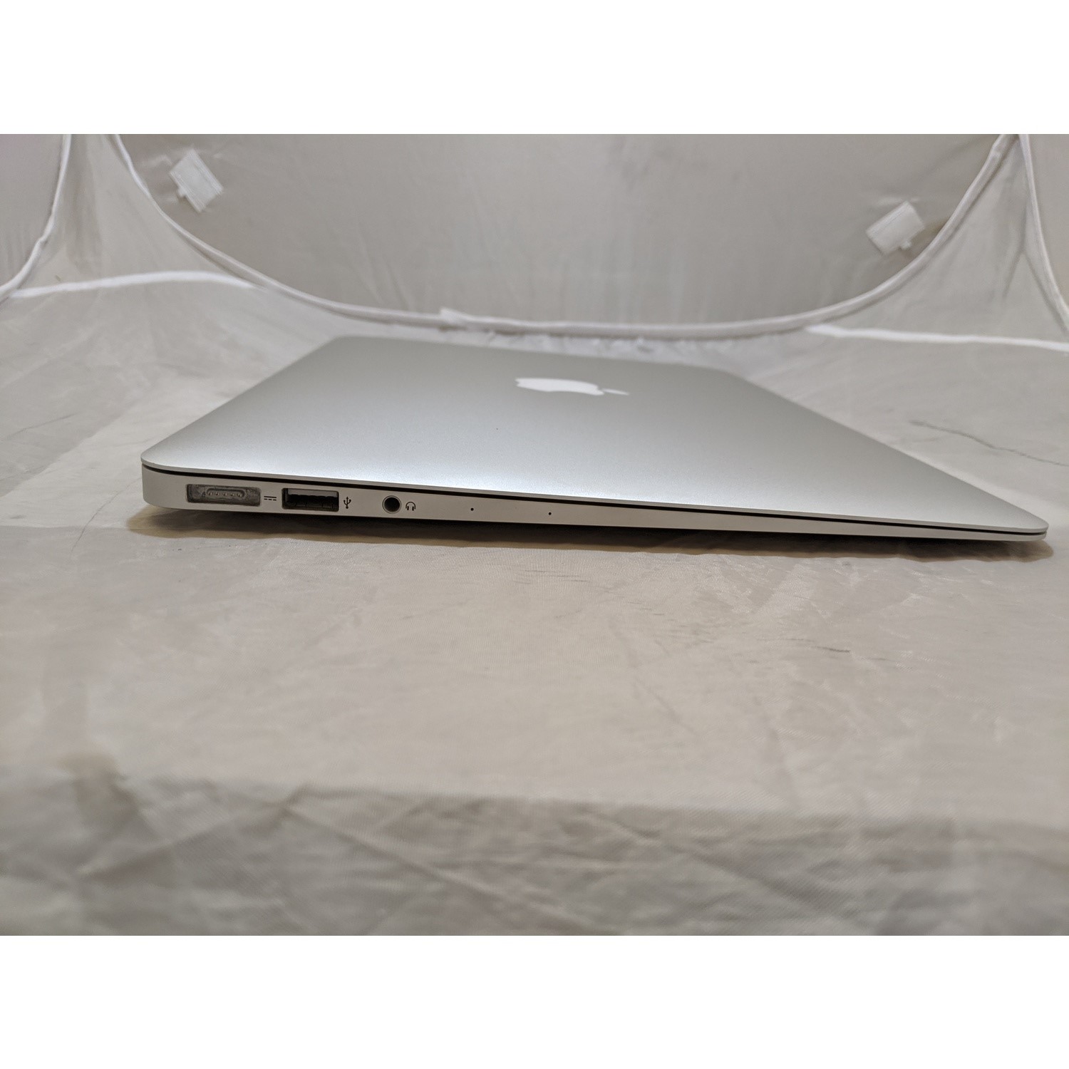 refurbished-apple-macbook-air-2015-core-i5-5250u-4gb-128gb-ssd-13-3