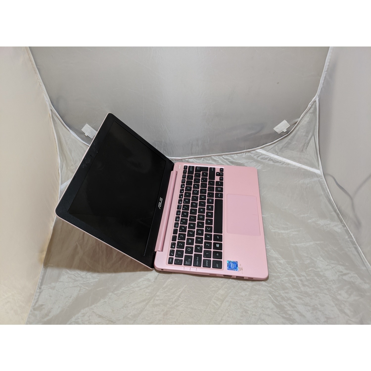ASUS ノートPC vivobook E203N　ピンク ノートパソコン VivoBook ペタルピンク E203NA-232P ［11.6型