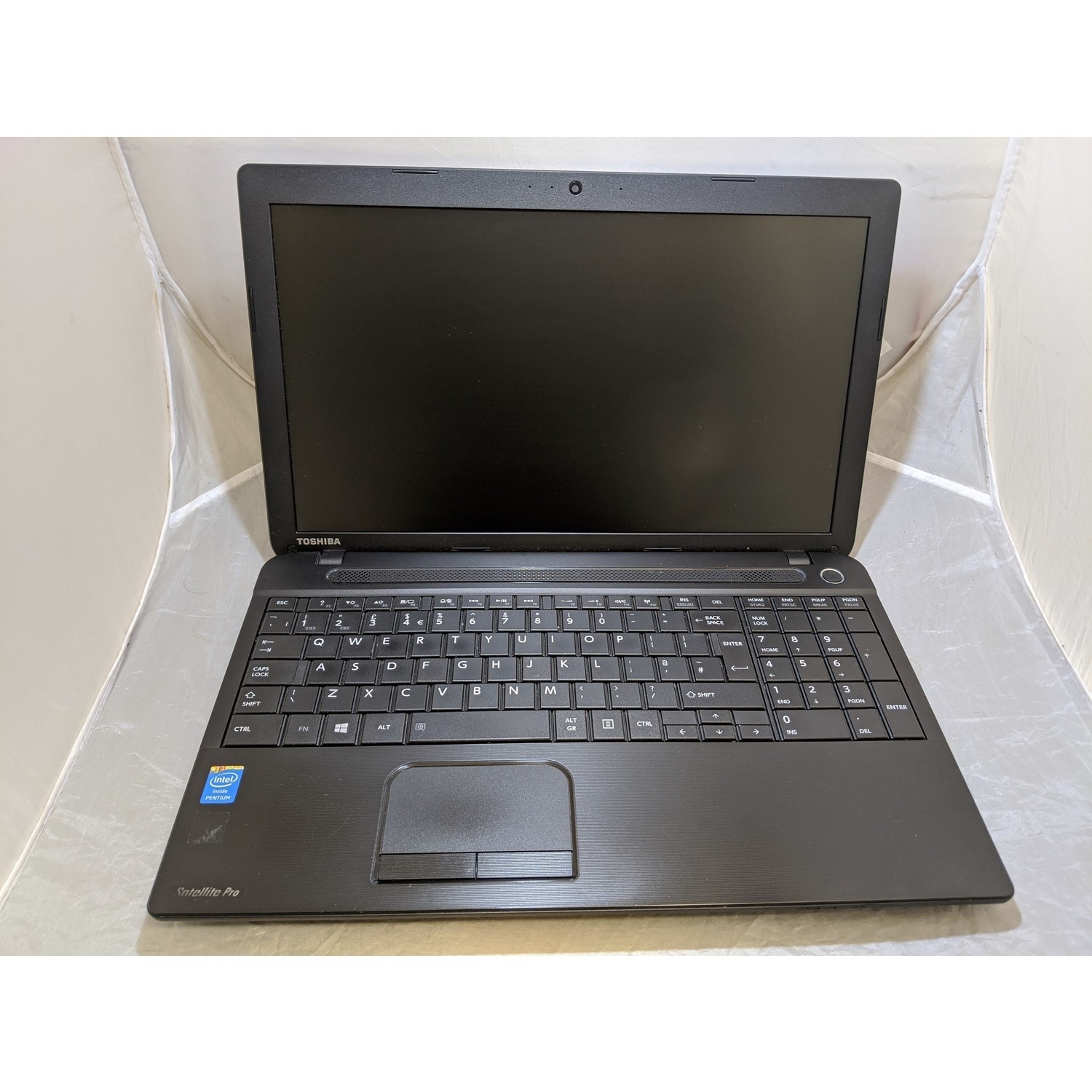 Toshiba Satellite C50 Pour Pièces (Intel Pentium, écran 15.6″)