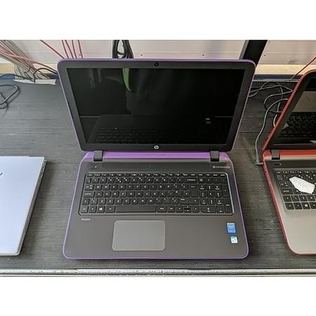 Refurbished HP Pavilion 15-P157NA Core i5-4288U 8GB 1TB 15.6 Inch Windows 10 Laptop