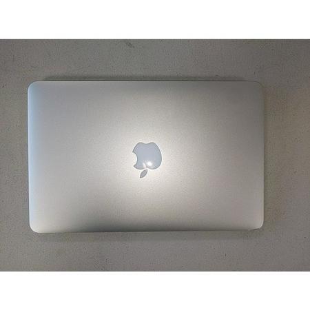 Refurbished Apple MacBook Air A1465 11" Aluminium i5 4GB 128GB SSD - 2015