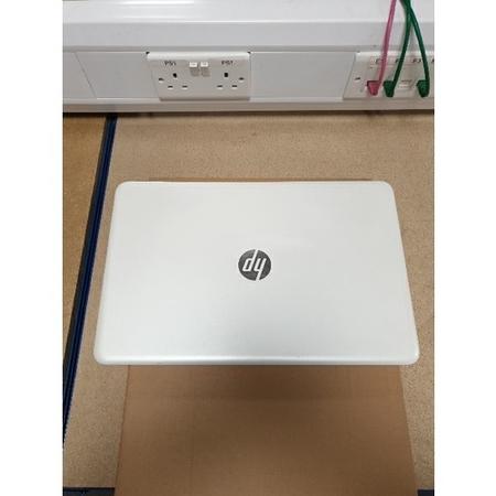 Refurbished HP Pavilion Core i5-7200U 8GB 1TB 15.6 Inch Windows 10 Laptop