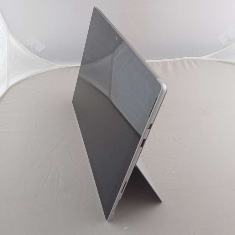 Refurbished Microsoft Surface Pro Core M3-7Y30 4GB RAM 128GB SSD 12.3 Inch Windows 10 Laptop