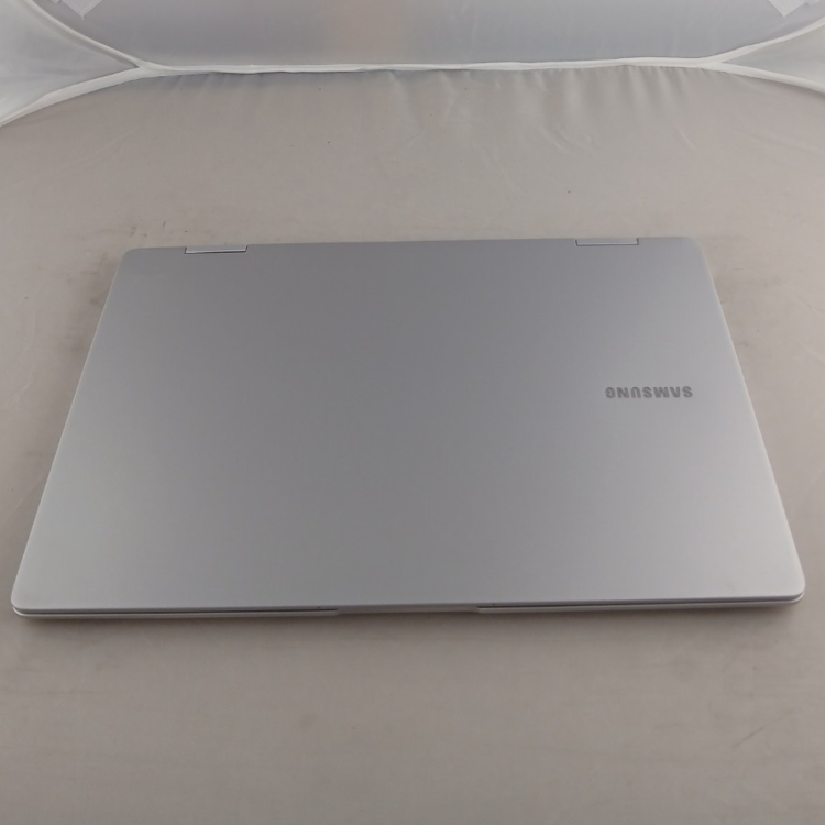 Refurbished Samsung 730QED Core i5-1235U 8GB RAM 256GB SSD 13.3 Inch Windows 11 Home Laptop