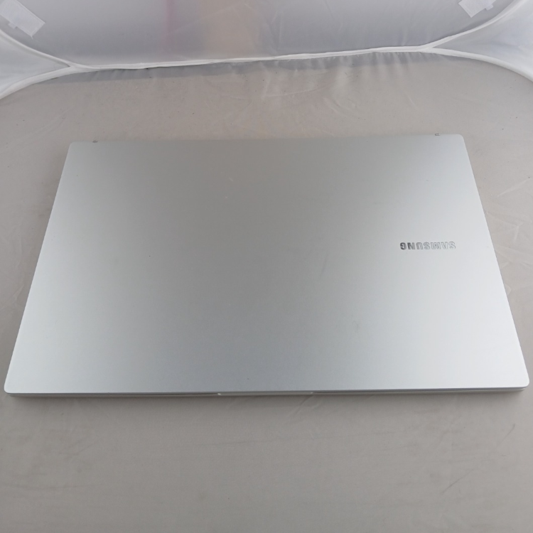 Refurbished Samsung 750XDA Core i5-1135G7 8GB RAM 256GB SSD 15.6 Inch Windows 11 Home Laptop