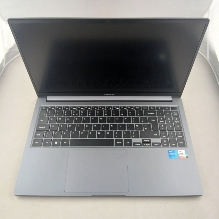 Refurbished Samsung 750XGK Core i5-1335U 8GB RAM 256GB SSD 15.6 Inch Windows 11 Laptop