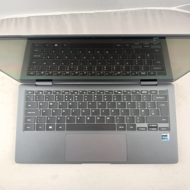 Refurbished Samsung 730QFG Core i5-1340P 8GB RAM 256GB SSD 13.3 Inch Windows 11 Home Touchscreen Convertible Laptop