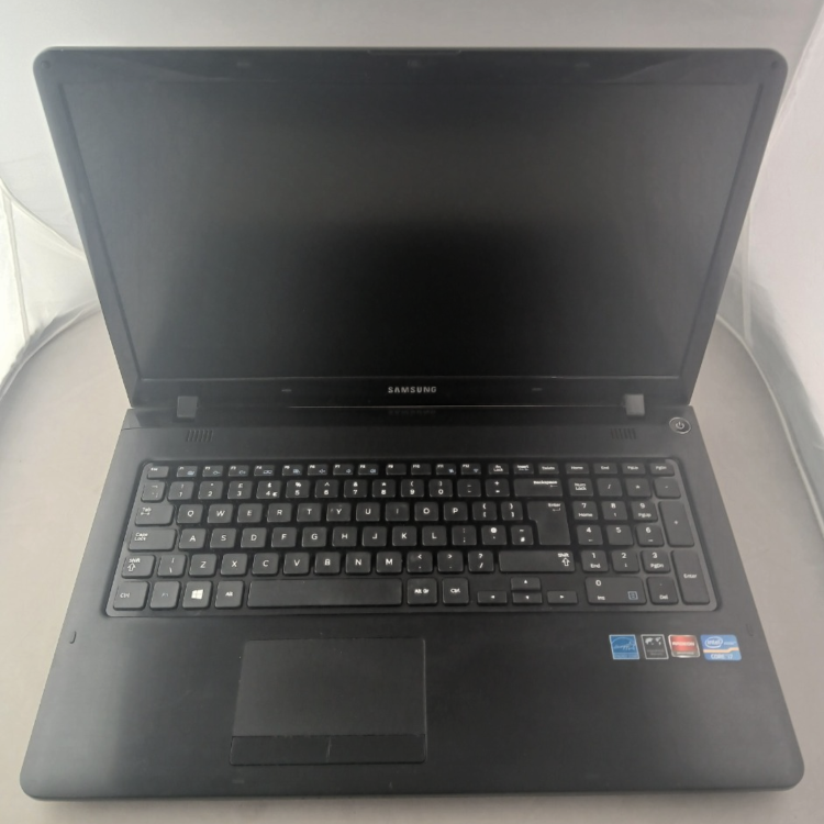 Refurbished Samsung 350V5C Core i7-3630QM 8GB RAM 1TB HDD 17.1 Inch Windows 11 Laptop
