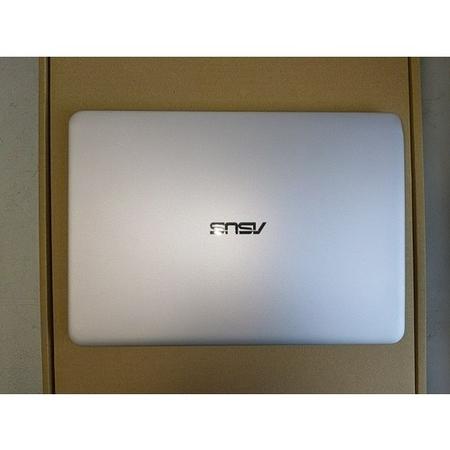 Refurbished ASUS UX305CA Core M3-6Y30 8GB 128GB 13.3 Inch Windows 10 Laptop