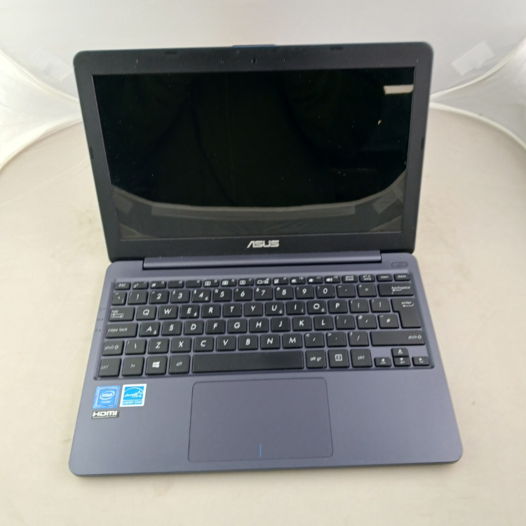 Refurbished ASUS E203NA Intel Celeron N3350 2GB RAM 32GB eMMC 11.6 Inch Windows 11 Laptop