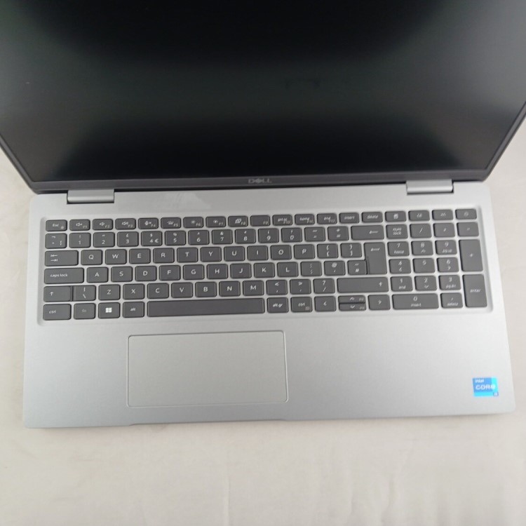 Refurbished Dell Latitude 5520 Core i5-1135G7 16GB RAM 256GB SSD 15.6 Inch Windows 11 Home Laptop