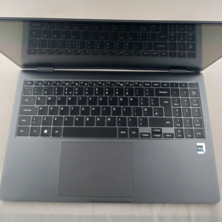 Refurbished Samsung 750QFG Core i5-1340P 8GB RAM 256GB SSD 15.6 Inch Windows 11 Home Touchscreen Convertible Laptop
